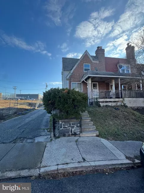 217 Maypole Rd, Darby, PA 19082 photo 1