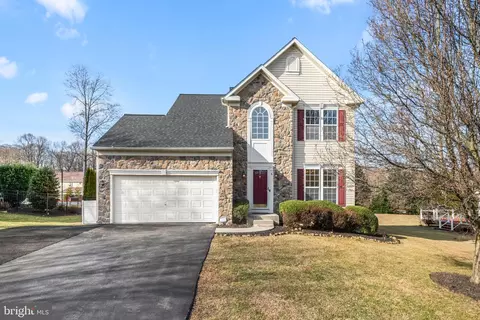 6 Huntingdon Ct, Ogden, PA 19061