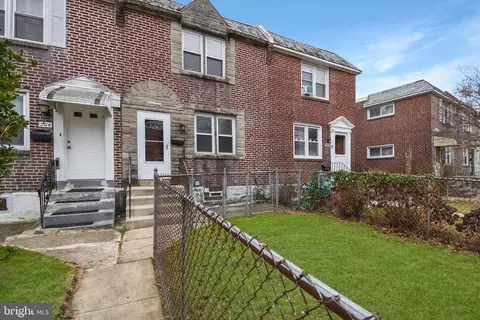 202 Golf Rd, Darby, PA 19023