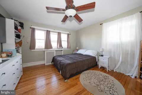 Bedroom - 122 Crestview Rd, Darby, PA 19082 photo 5 of 6