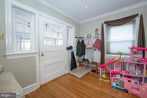 Entry Way - 122 Crestview Rd, Darby, PA 19082 photo 5 of 11