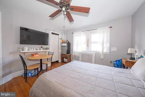 Bedroom - 122 Crestview Rd, Darby, PA 19082 photo 3 of 6