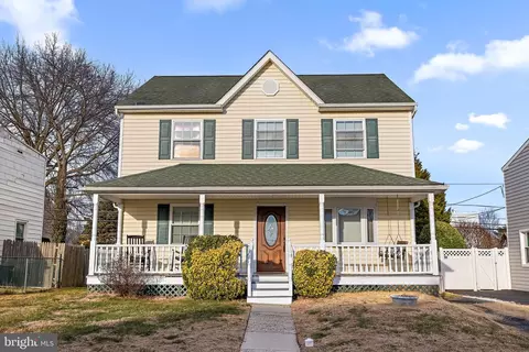 17 N Love Ln, Norwood, PA 19074