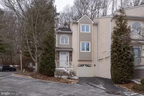 514 Waters Edge, Newtown Square, PA 19073
