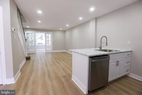 225 Wright Ave, Darby, PA 19023 photo 3