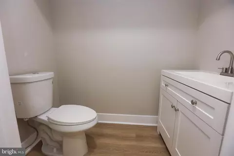 225 Wright Ave, Darby, PA 19023 photo 24