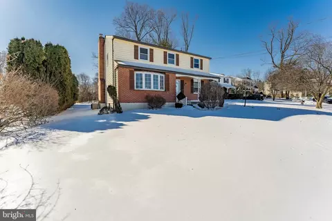 608 Dolores Dr, Broomall, PA 19008