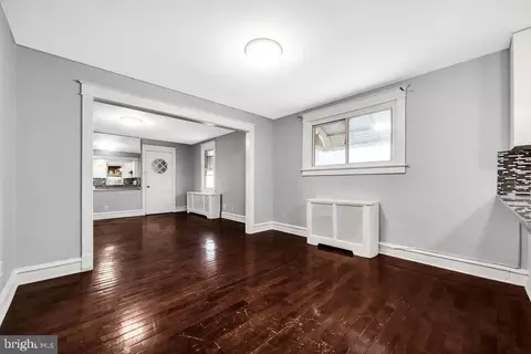 Entry Way - 213 Heather Rd, Darby, PA 19082 photo 3 of 4