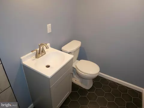 Bath - 43 Springton Rd, Darby, PA 19082 photo 2 of 2