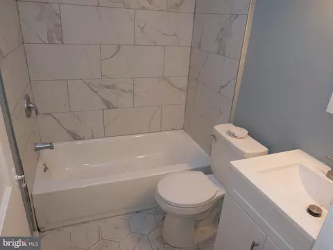 Bath - 43 Springton Rd, Darby, PA 19082 photo 1 of 2