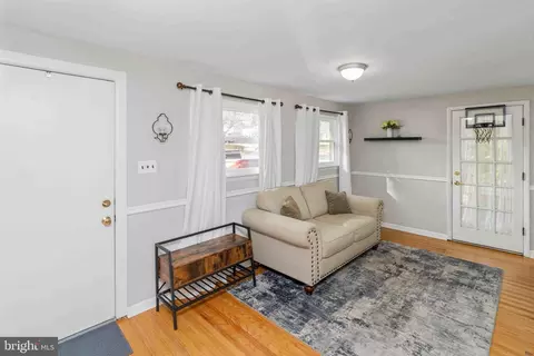 Entry Way - 915 Flora, Marcus Hook, PA 19061 photo 1 of 1
