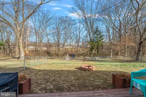 Exterior - 915 Flora, Marcus Hook, PA 19061 photo 3 of 4
