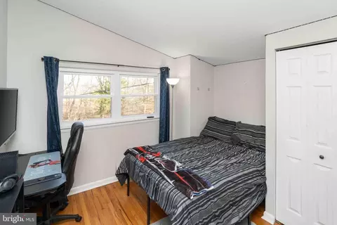 Bedroom - 915 Flora, Marcus Hook, PA 19061 photo 6 of 6
