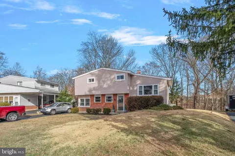 915 Flora, Marcus Hook, PA 19061