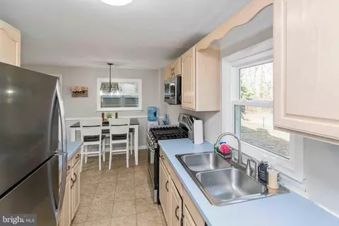 Kitchen - 915 Flora, Marcus Hook, PA 19061 photo 2 of 3