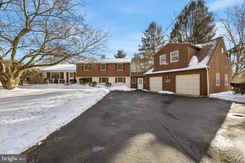 2 Blacksmith Ln, Media, PA 19063