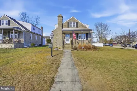 1201 Colson Rd, Woodlyn, PA 19094