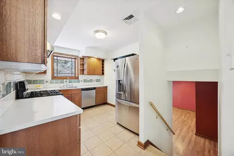 Entry Way - 53 Eldon Ave, Lansdowne, PA 19050 photo 1 of 2