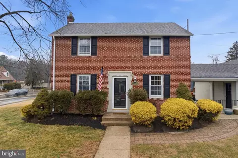 1045 Edgerton Rd, Secane, PA 19018