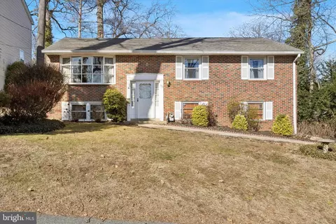 913 Woodside Ave, Secane, PA 19018