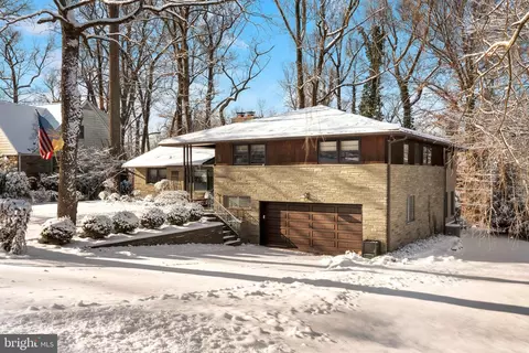 68 Pilgrim Ln, Drexel Hill, PA 19026