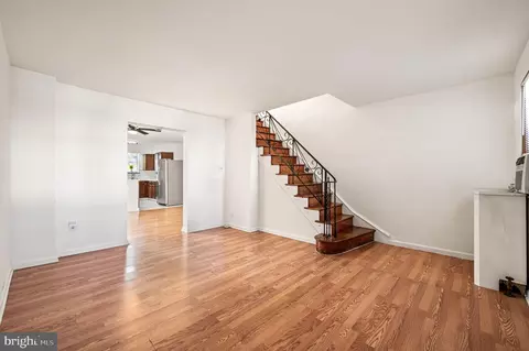 Living - 360 Huntley Rd, Darby, PA 19082 photo 2 of 4
