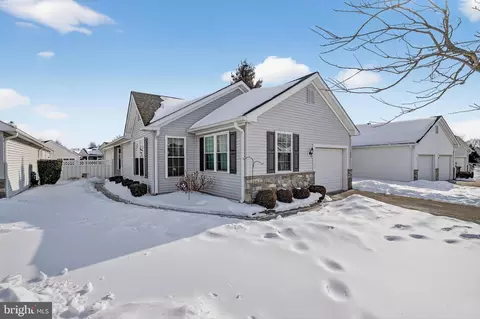 1806 Red Fox Ln, Glen Mills, PA 19342