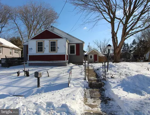 1335 Apple St, Boothwyn, PA 19061