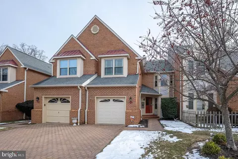 127 Springton Mews Cir, Media, PA 19063