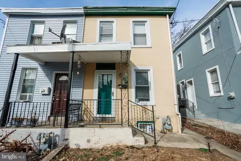 51 N 9th St, Darby, PA 19023