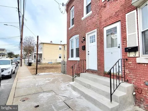 Exterior - 17 W 2nd St, Marcus Hook, PA 19061 photo 2 of 7
