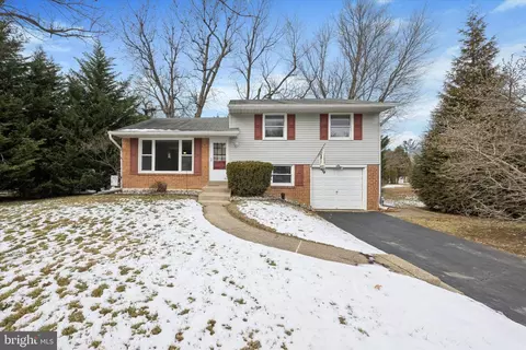 713 Scott Ln, Wallingford, PA 19086