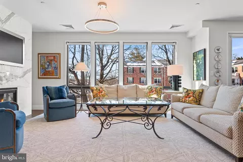 Living - 427 E Lancaster Ave #1202, Wayne, PA 19087 photo 2 of 3