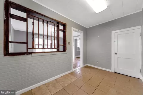 Entry Way - 7210 Spruce St, Darby, PA 19082 photo 3 of 6