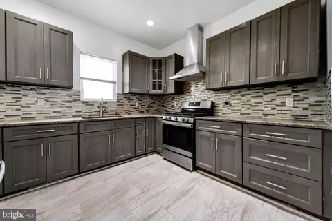 Kitchen - 7210 Spruce St, Darby, PA 19082 photo 2 of 2