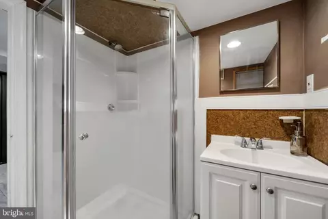 Bath - 7210 Spruce St, Darby, PA 19082 photo 3 of 3