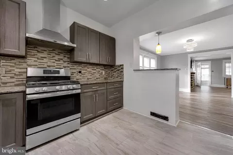 Entry Way - 7210 Spruce St, Darby, PA 19082 photo 5 of 6