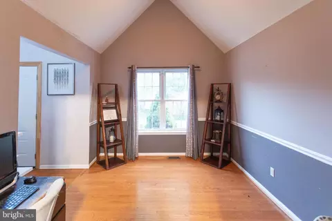 Entry Way - 356 N State Rd, Springfield, PA 19064 photo 2 of 7