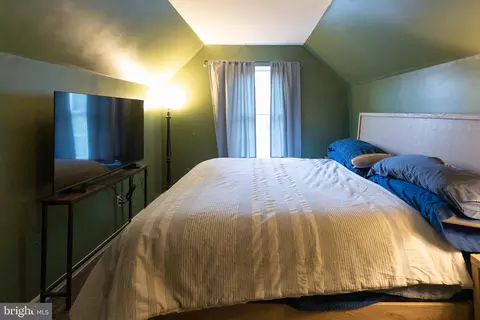 Bedroom - 356 N State Rd, Springfield, PA 19064 photo 3 of 3