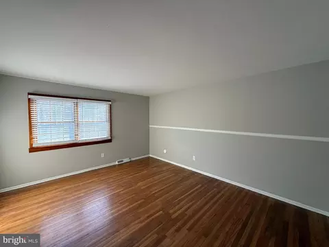Living - 745 Windsor Pl, Wallingford, PA 19086 photo 6 of 8