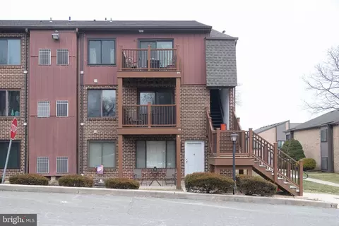 5200 Hilltop Dr #A-13, Brookhaven, PA 19015