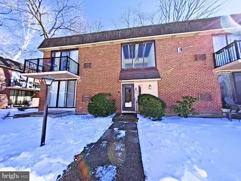 100 E Glenolden Ave #E-21, Glenolden, PA 19036