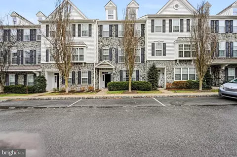 208 Jackdaw Aly #208, Media, PA 19063