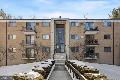 400 Glendale Rd #13, Havertown, PA 19083