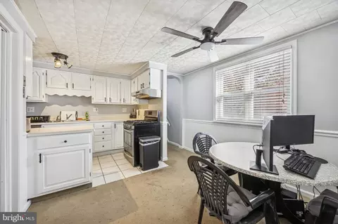 Entry Way - 1542 Summit St, Marcus Hook, PA 19061 photo 2 of 3