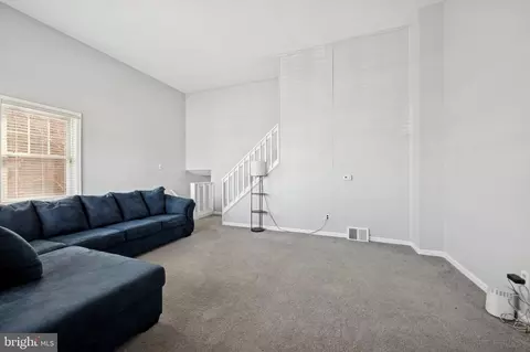Living - 1542 Summit St, Marcus Hook, PA 19061 photo 1 of 2