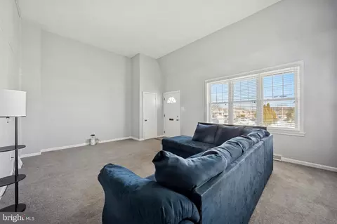 Living - 1542 Summit St, Marcus Hook, PA 19061 photo 2 of 2