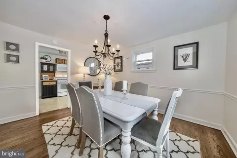 Dining - 301 Eagle Rd, Wayne, PA 19087 photo 4 of 5