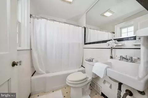 Bath - 301 Eagle Rd, Wayne, PA 19087 photo 1 of 1