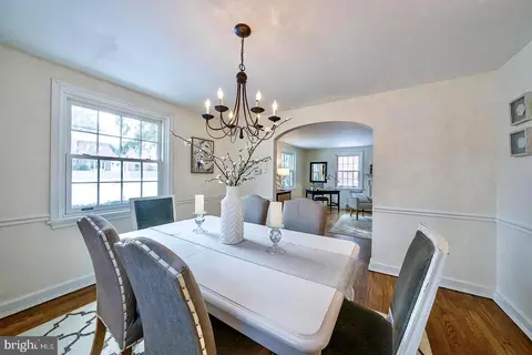Dining - 301 Eagle Rd, Wayne, PA 19087 photo 5 of 5